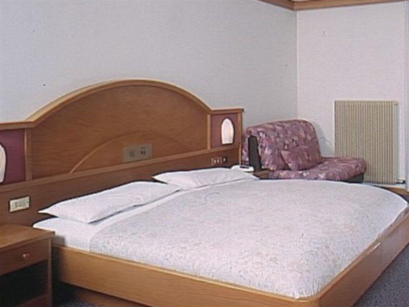 Hotel St. Raphael Madonna エクステリア 写真