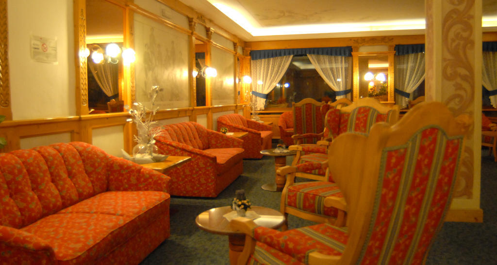 Hotel St. Raphael Madonna エクステリア 写真