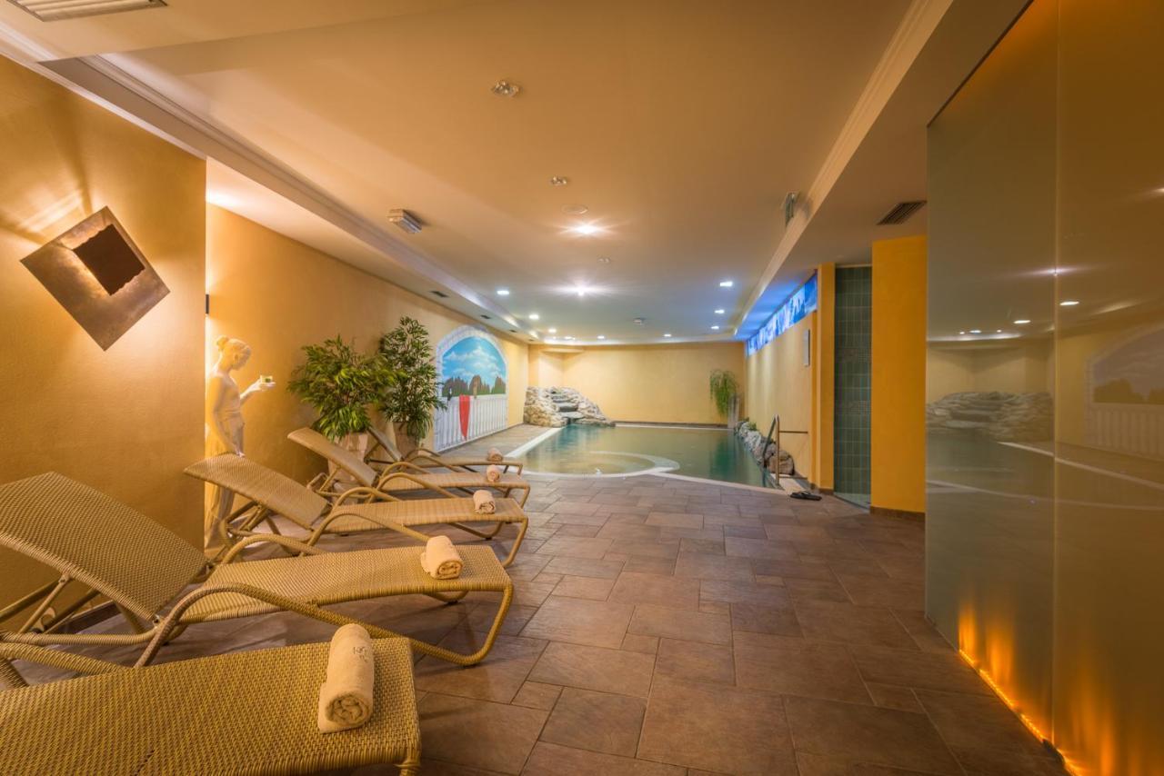 Hotel St. Raphael Madonna エクステリア 写真