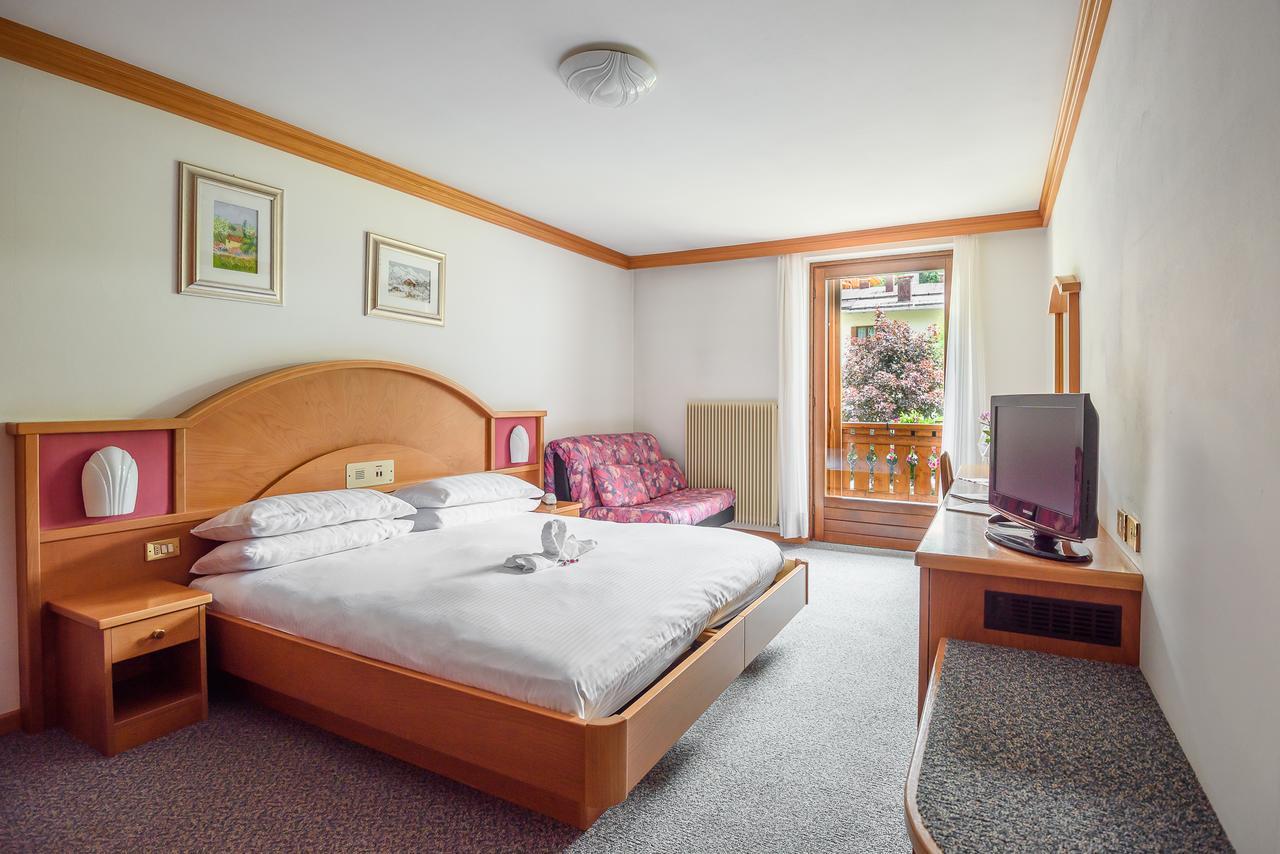 Hotel St. Raphael Madonna エクステリア 写真